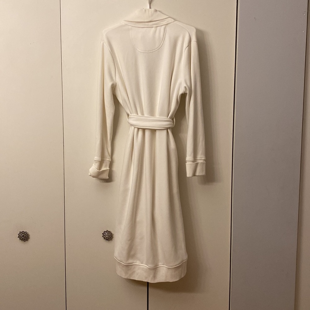 UGG Robe - Picture 8 of 8